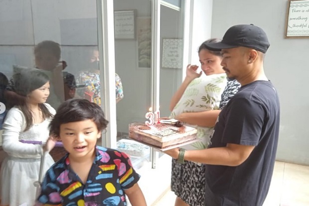 Keluarganya Positif...