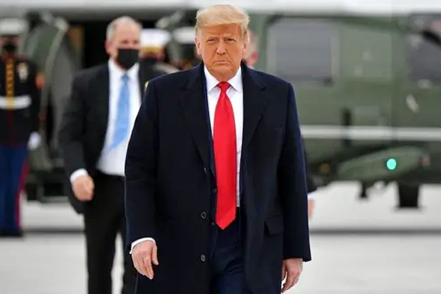Trump Teken Perintah...