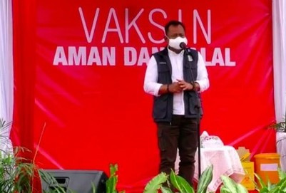 Tinjau Vaksinasi di...