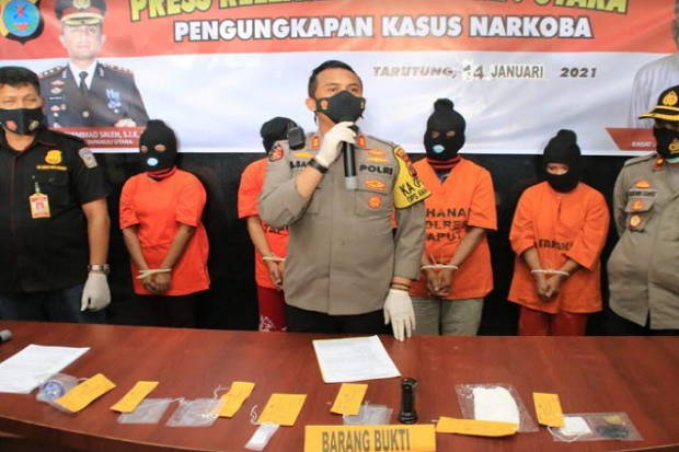 Nekat Nyopet di Pasar...