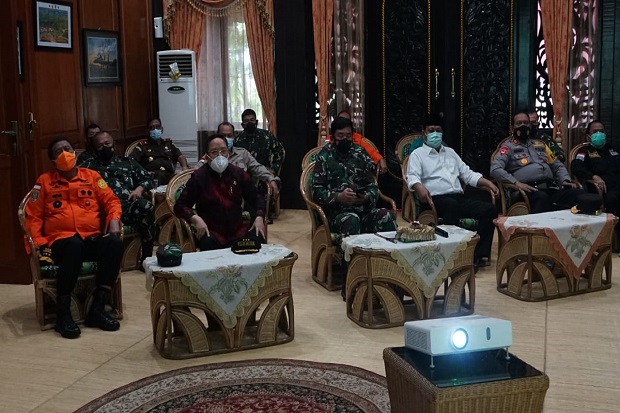 Panglima TNI Instruksikan...