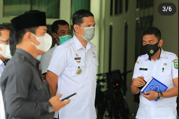 PNS dan Honorer Luwu...