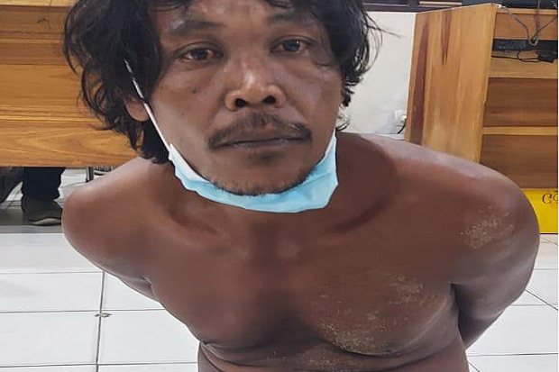 Pencuri Ribuan Pakaian...