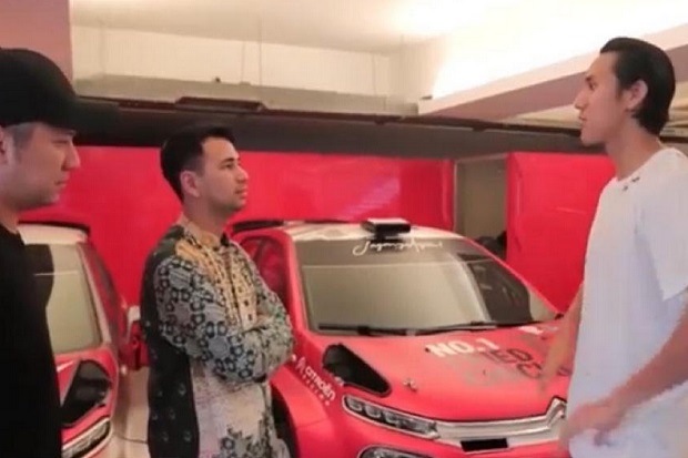 Intip Koleksi Mobil...