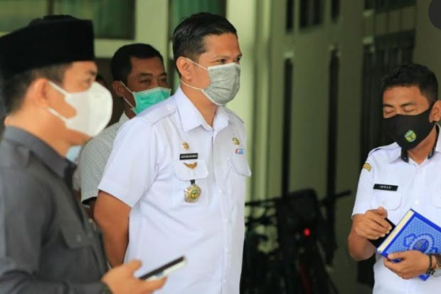 PNS dan Honorer Luwu...