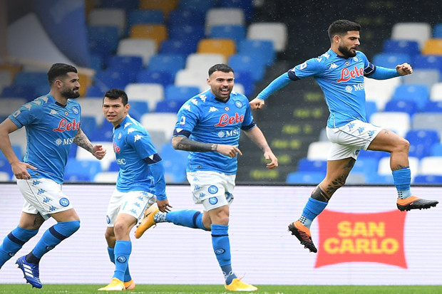 Napoli Cetak Setengah...