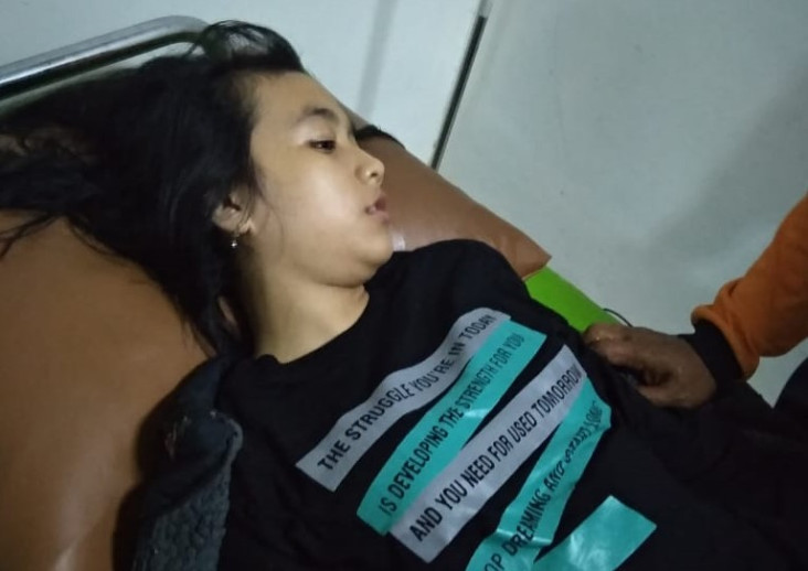 Pendaki Cantik Kedinginan...