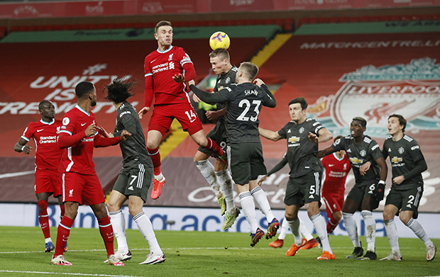Man United Pertahankan...