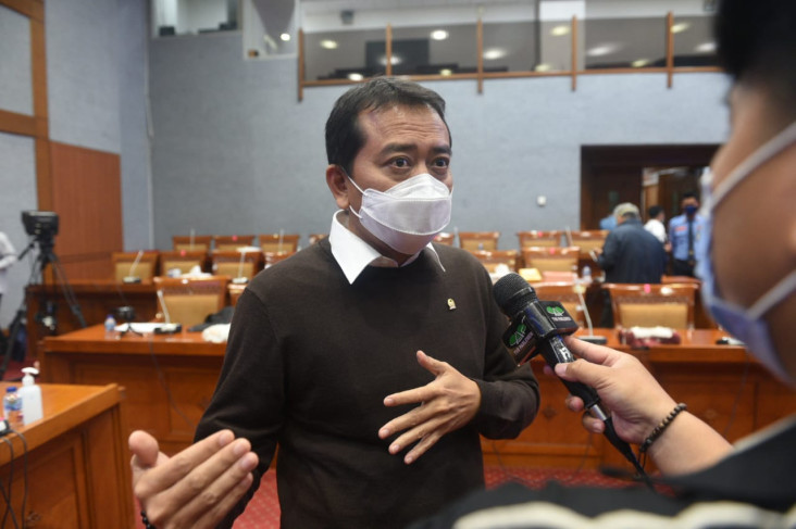 Ketua Komisi X : Formasi...