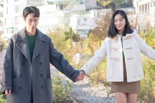 Sinopsis Extraordinary...