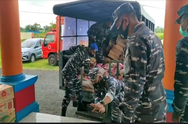 Lanal Ternate Salurkan...