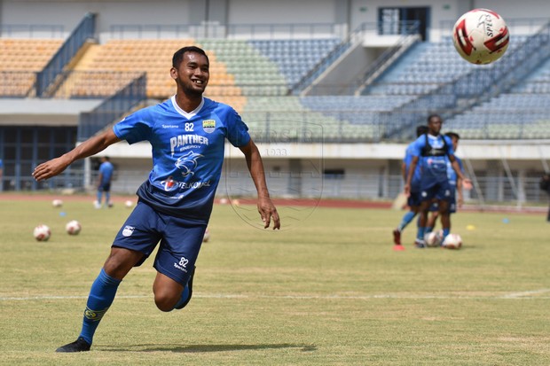 Liga 1 Masih Tertunda,...