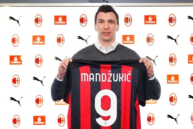 Resmi Gabung AC Milan,...