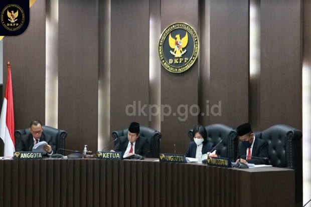 Komisi II DPR Sebut...
