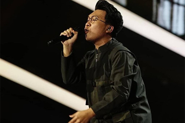 Tutup Indonesian Idol,...