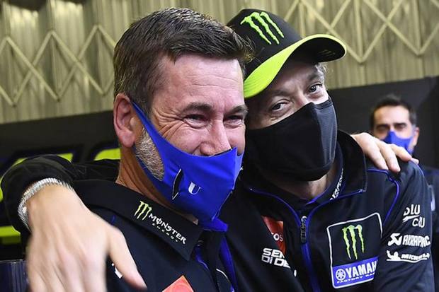 Rossi Bakal Punya Tim...