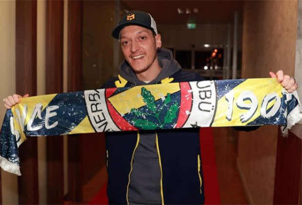 Menanti Debut Mesut...