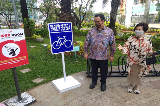 Anies Tanya Tempatmu...