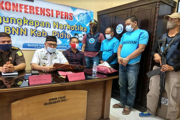 Demi Lunasi Tunggakan...