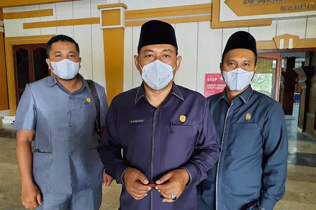 Dukung Pemerintah, Anggota...