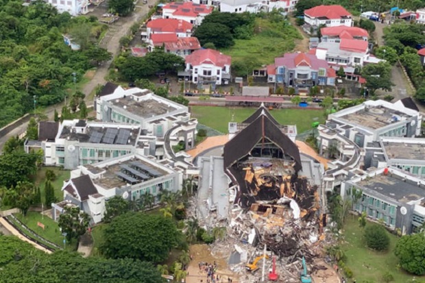 Pasca-Gempa, Menteri...