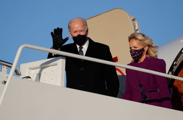 Biden Tanda Tangani...