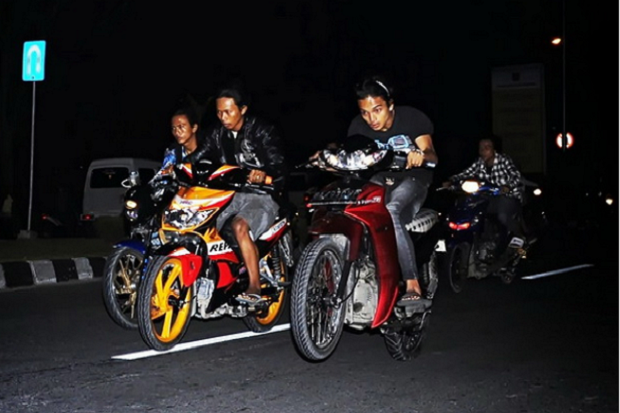 Penusuk Anggota Ormas...