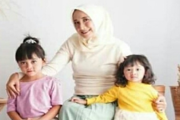 Keluarga Siapkan Pemakaman...