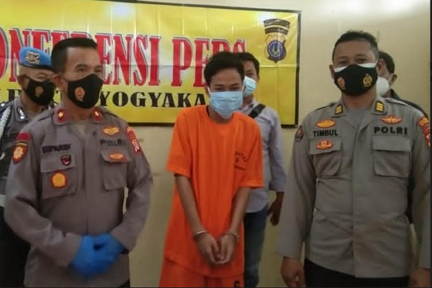Aniaya Anak di Bawah...