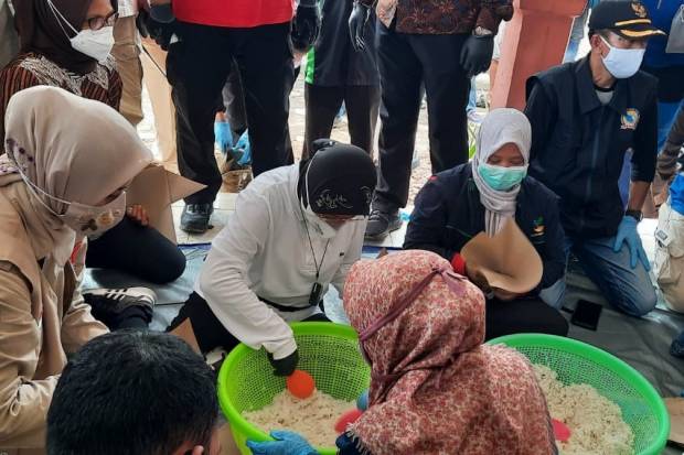 Risma Akan Terus Jadi...