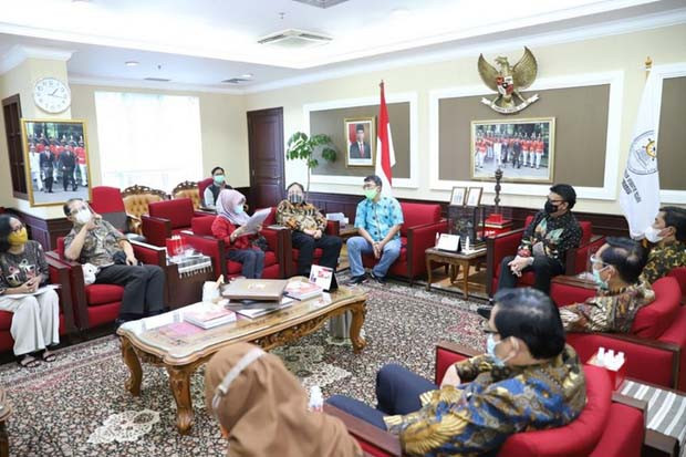 Menteri PANRB Ajak ASN...