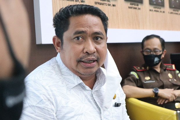 Presiden Jokowi Anugerahi...