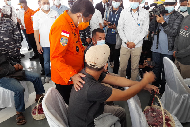 Sebelum Tabur Bunga,...