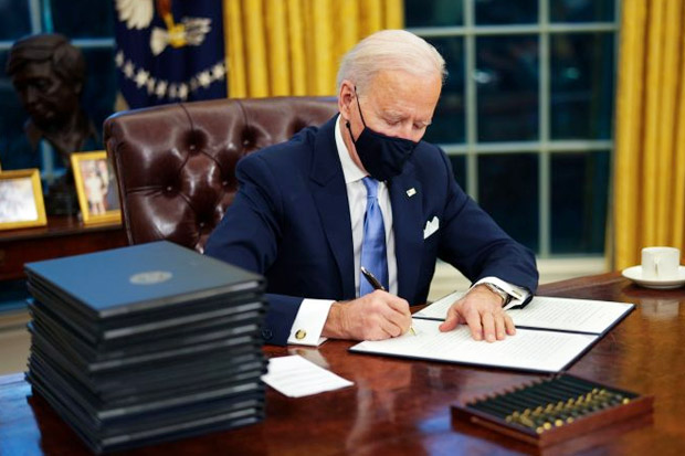 Biden Sapu Bersih Kebijakan...