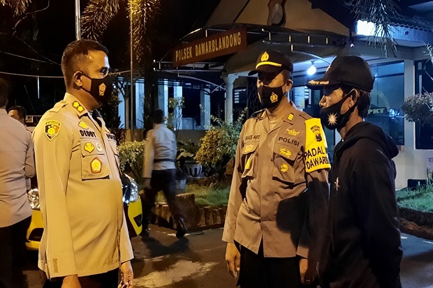Salah Paham, Polsek...