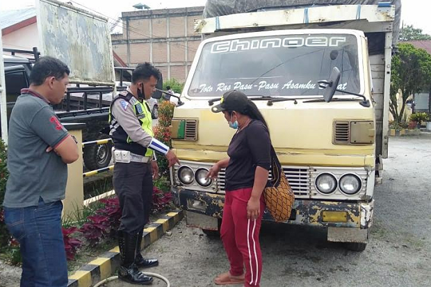 1 Tewas, Sopir Truk...