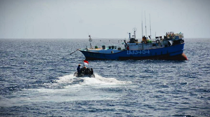 KRI Usman Harun Tangkap...