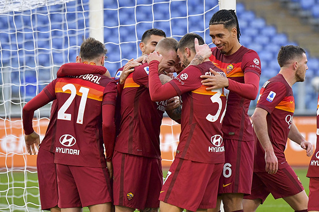 AS Roma Panaskan Tiga...