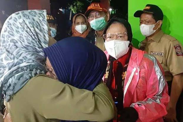 Menelisik Panggung Belakang...