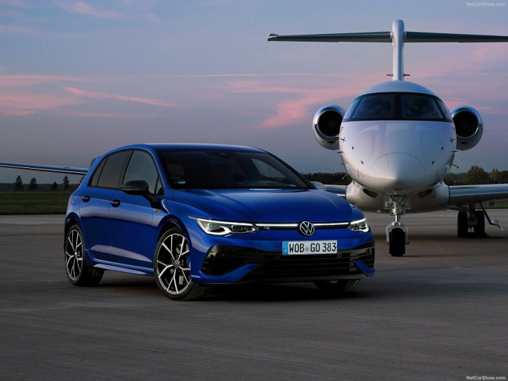 Ironis, VW Golf Laris...