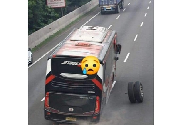Detik-detik Bus PO Prima...