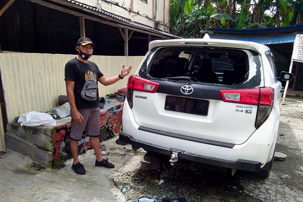 Mobil Perampok Toko...