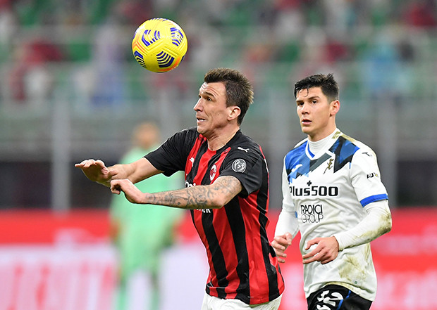 Debut Mandzukic Warnai...