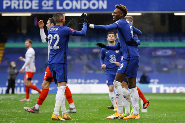 Hajar Luton Town, Chelsea...