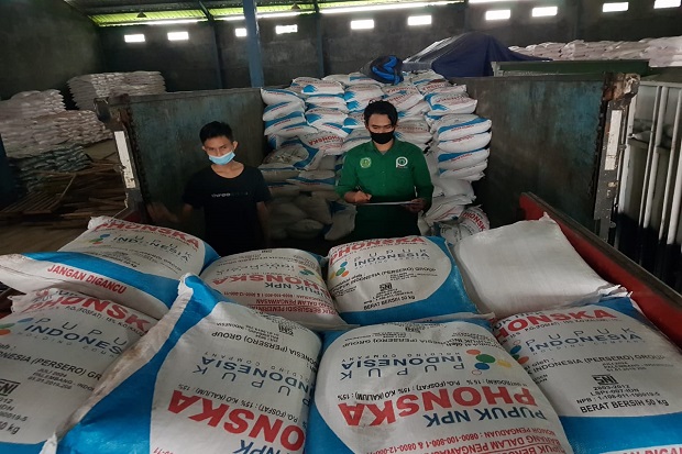 Penuhi Kebutuhan Petani...