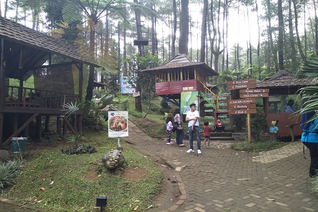 Dihantam COVID-19, Wisata...