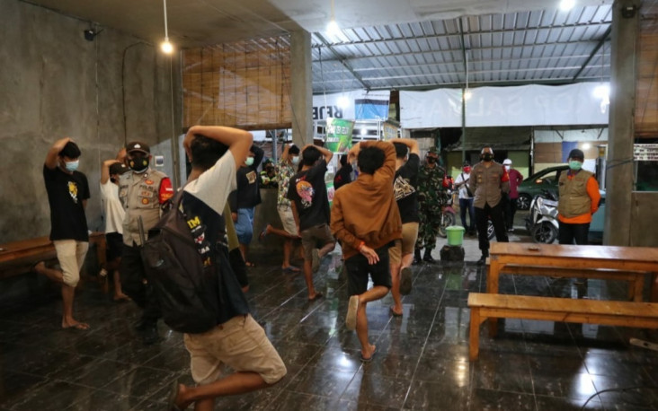 PPKM Jilid II di Gresik,...