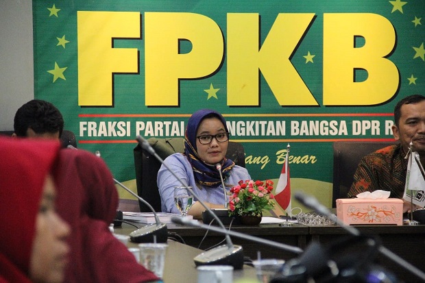 Anggota Komisi XI DPR...