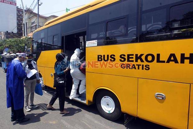9 Petugas Bus Sekolah...