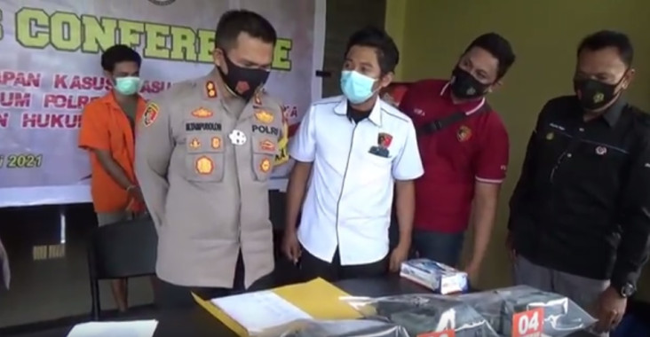 Penadah Puluhan Tape...